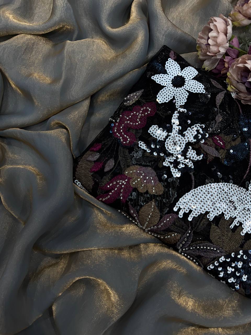 Women's Luxurious Shimmering Grey Organza Saree with Intricately Embroidered Blouse - Perfect for Festive & Evening Wear - Image 5